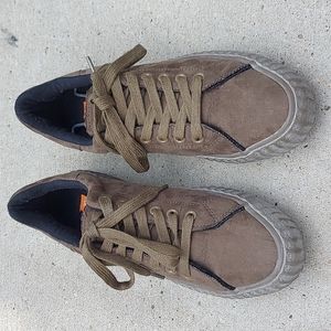 Rocket dog sneakers size 9